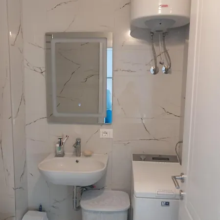 Apartment Flora's Golem (Tirana)