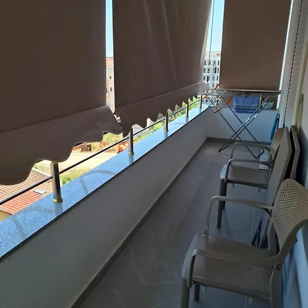 Apartman Flora's *